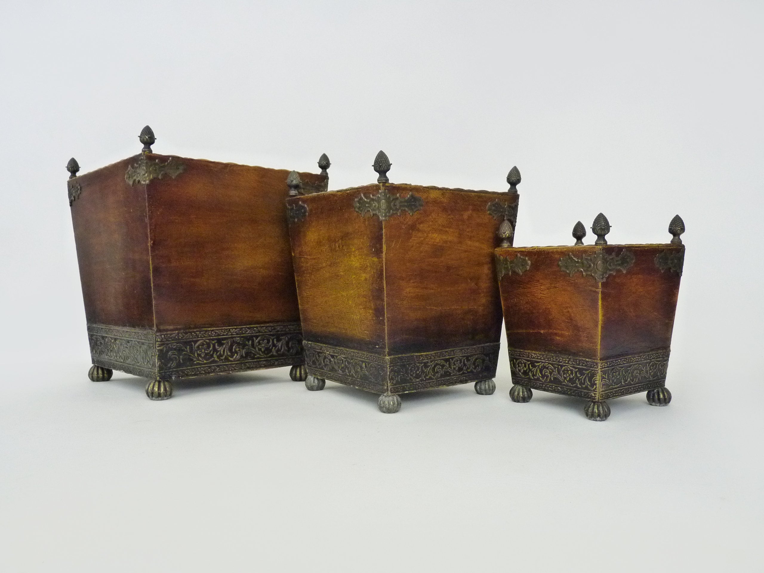 Lot de 3 Cache Pots Gigogne en Bois et Métal à Décor Pomme Pin Vintage