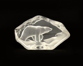 Crystal sculpture by Mats Jonasson, Maleras Sweden