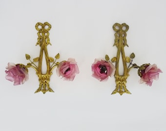 Pair of bronze wall sconces decorated with 2-armed knots with purple tulips Signed DP