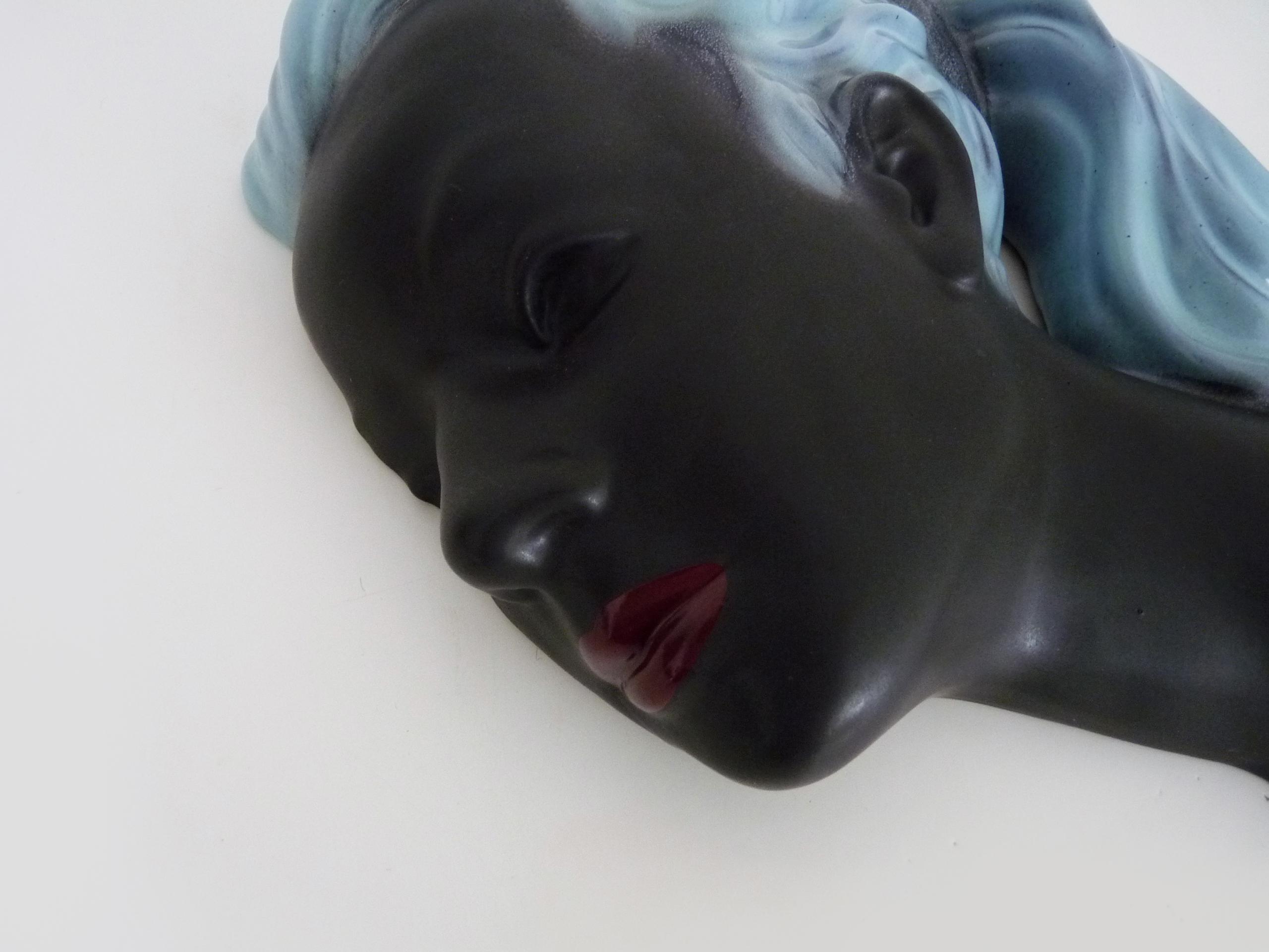 Masque Mural Vintage Cortendorf Céramique – Tête Femme Peau Foncée – Allemagne 1959
