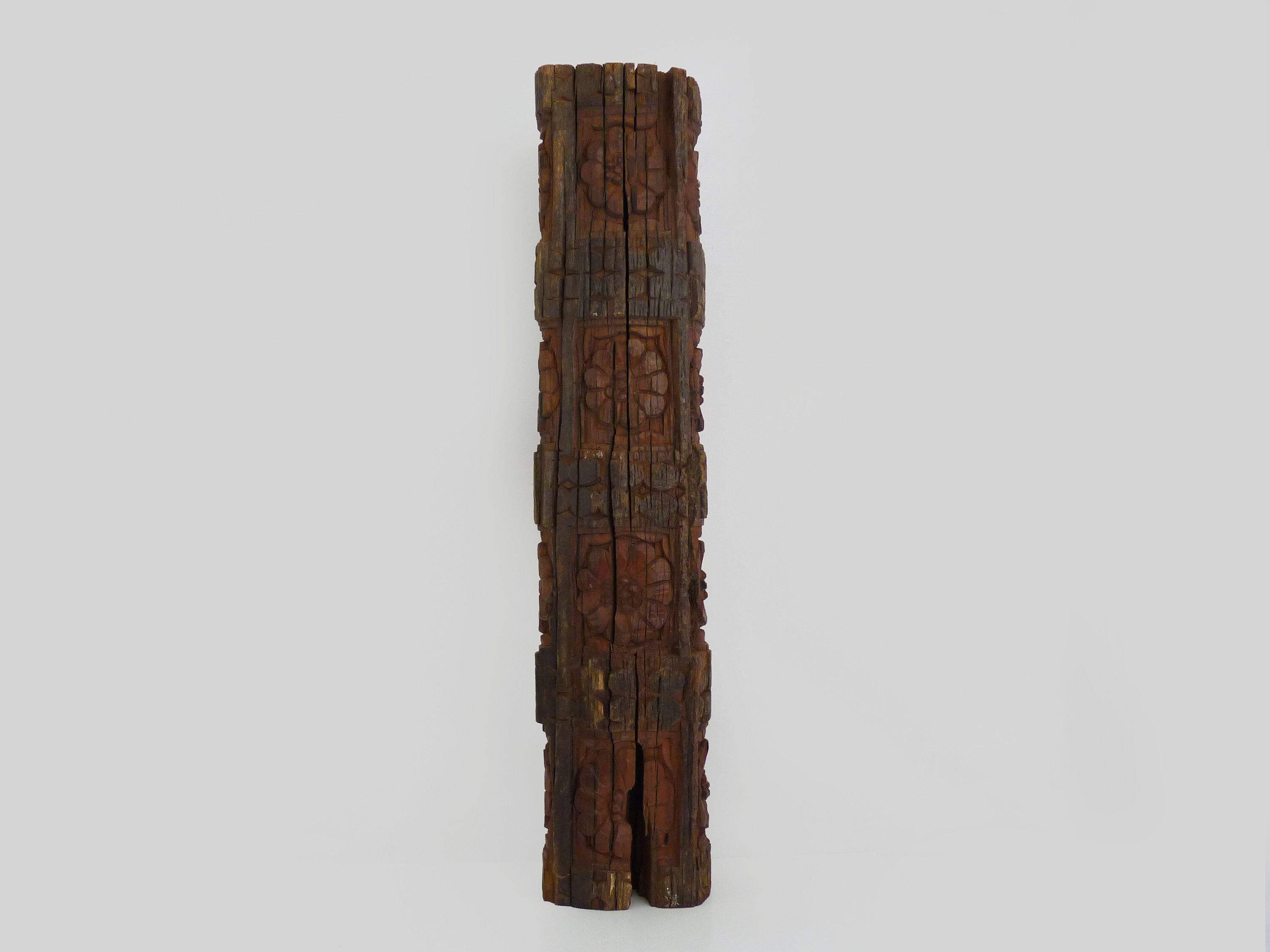 Ancienne colonne En bois