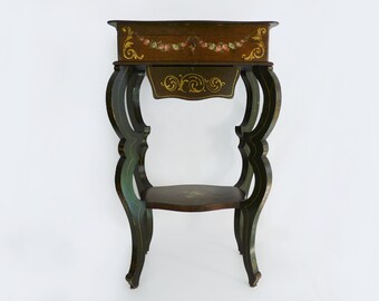 Worker, wooden dressing table with romantic decorations, Napoleon III period, second empire nineteenth