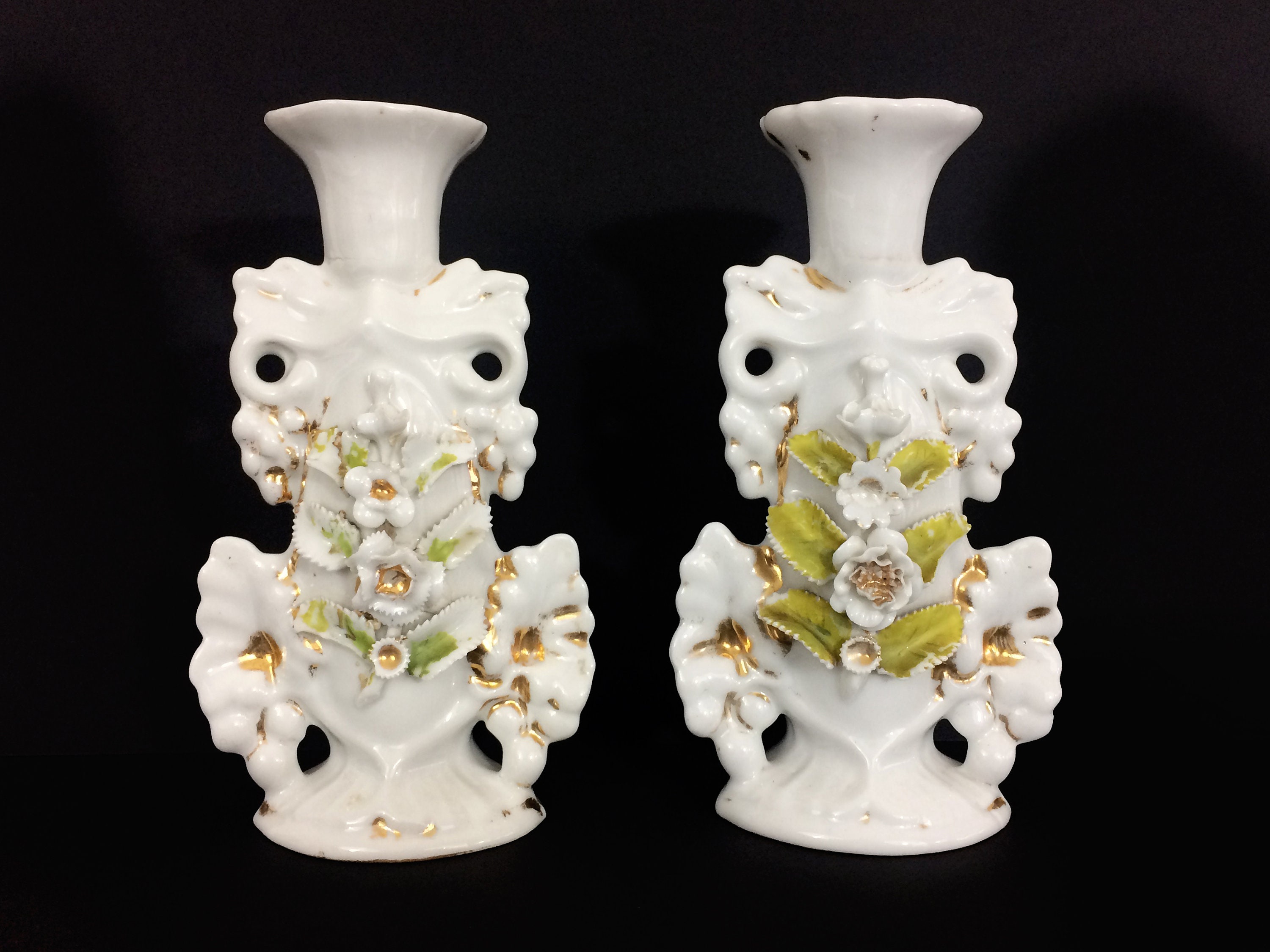 Superbe Paire de Bougeoir Vintage Floral en Porcelaine Blanche. Style Capodimonte. Céramique Italien