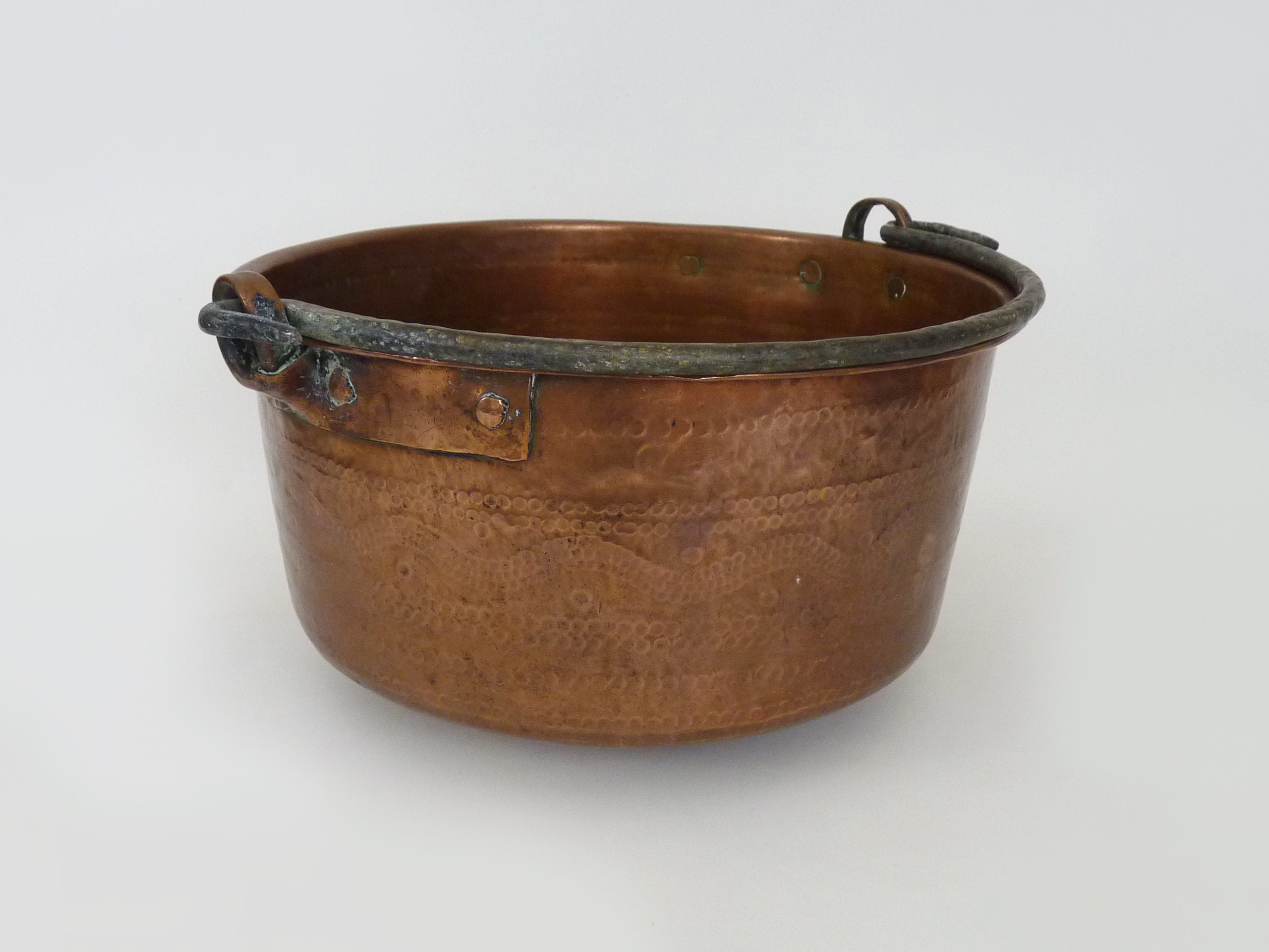 Ancien Grand Chaudron, Chaudron à Confiture en Cuivre Martelé et Anse Fer Forgé