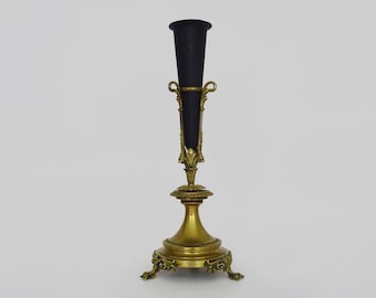 Bronze and metal horn-shaped vase. Napoleon III period, 19th century