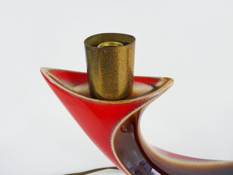 Vintage sculptural lamp Verceram art ceramic. Two-tone red lamp image 8