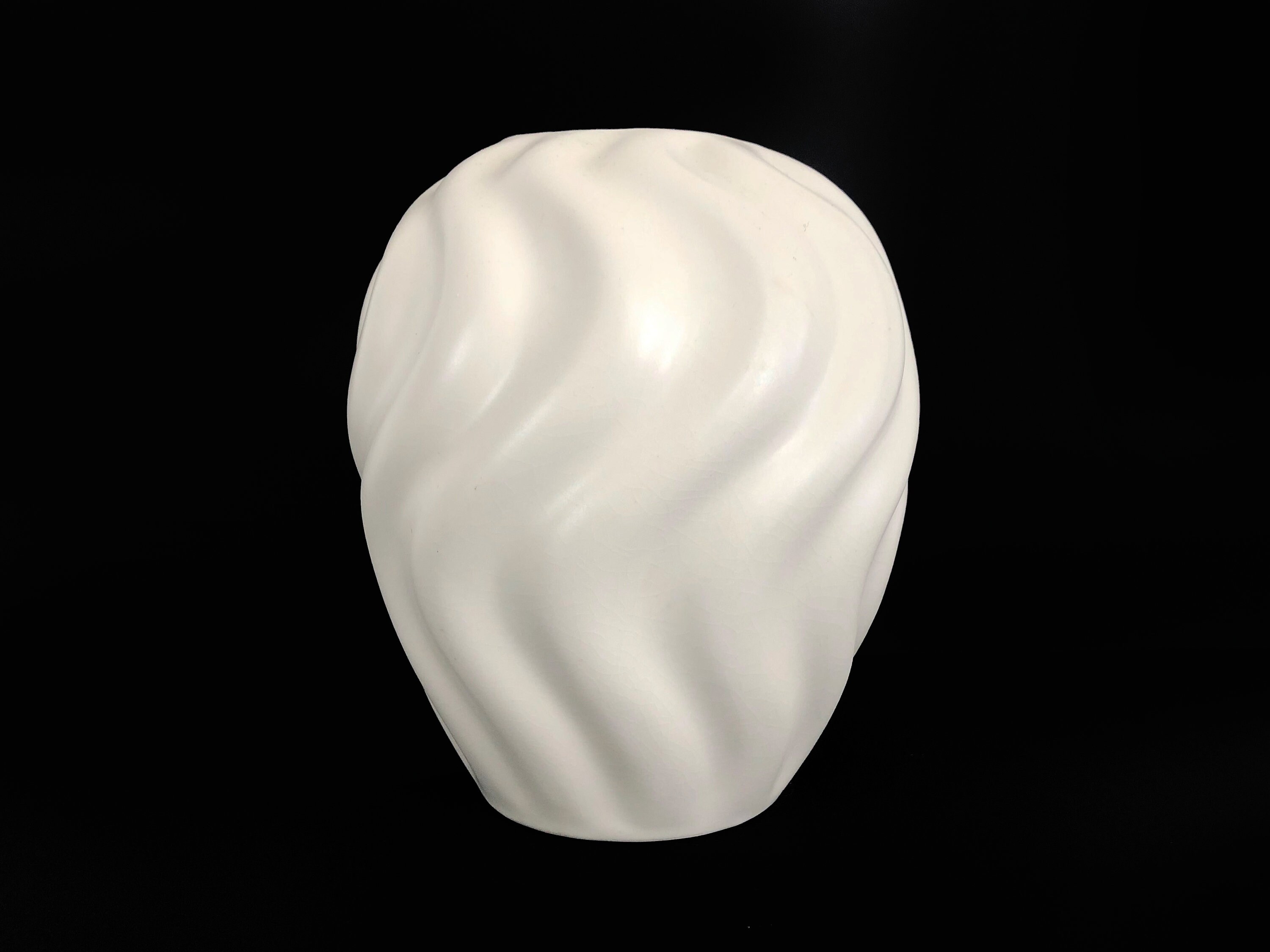 Vase Blanc de La Royal Plateelbakkerij Zuid-Holland. Gouda Hollande