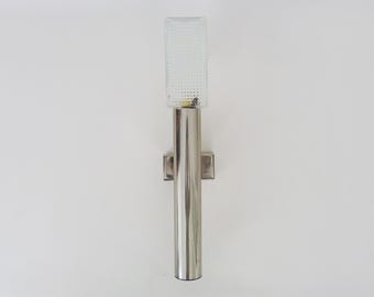 Large brushed metal wall light in the style of the Sciolari house from the 70s.