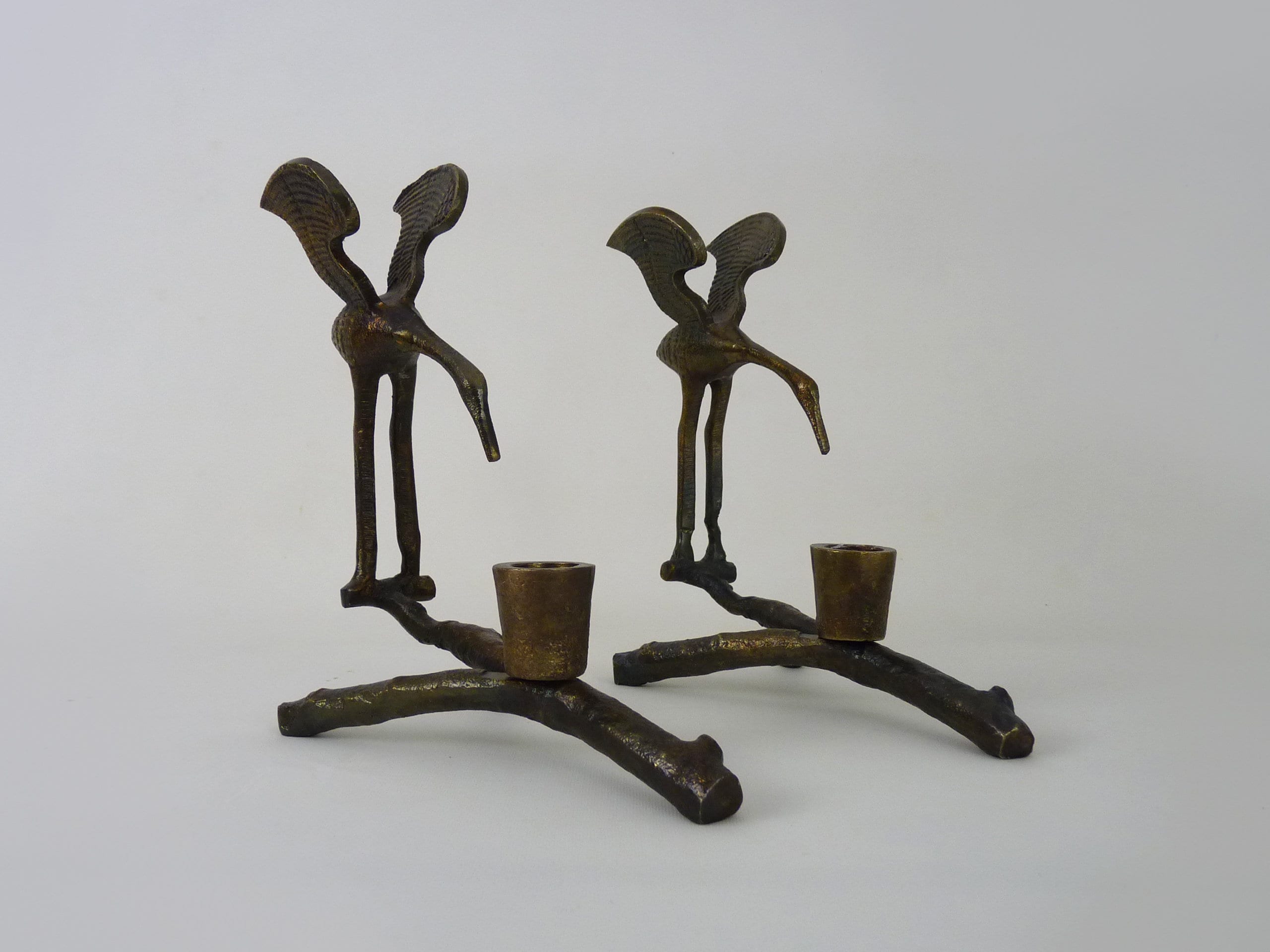 Paire d'anciens Bougeoirs Grue sur Une Branche en Bronze