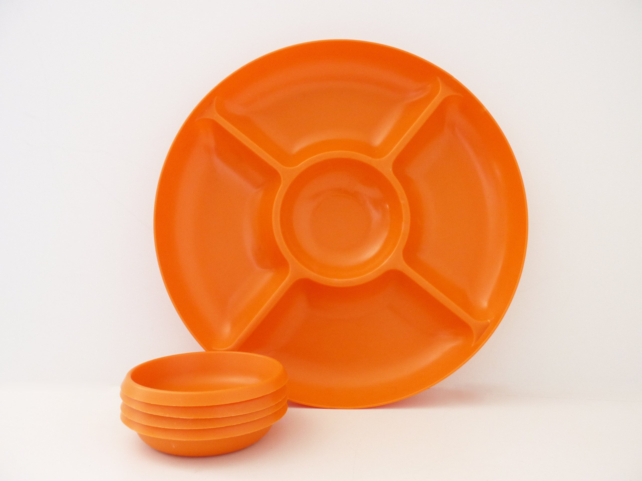 Service Apéritif, Présentoir Plateau et 4 Coupelles en Plastique Orange