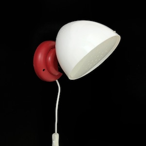 Post modern wall lamp in Memphis Milano style by Maria Vinka