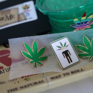 Head High Enamel Weed Pin