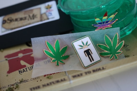 Head High Enamel Weed Pin