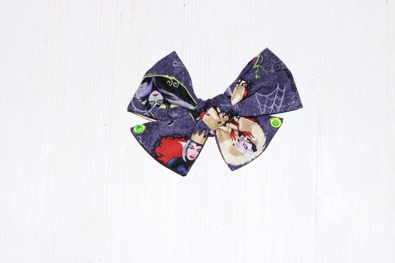 Disney villians clio bow disney bad guys
