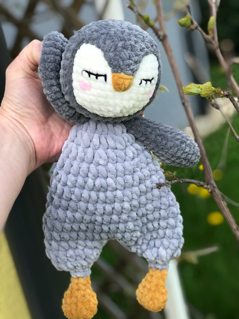 crocheted penguin image 3