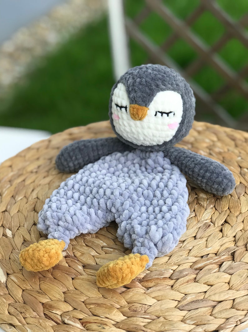 crocheted penguin image 2