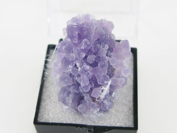 GRAPE AGATE THUMBNAIL specimen