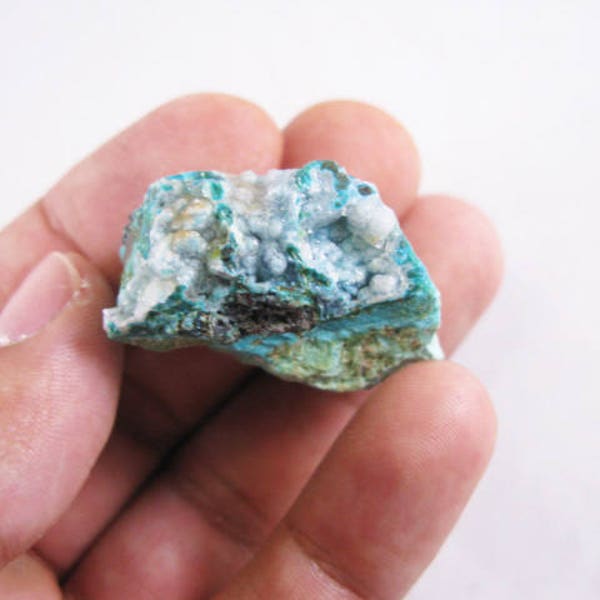 33mm Chrysocolla & Quartz Druzy- 19g - Peru. Beautiful natural blue green drusy crystals. Mineral Specimen. Chakra Healing for Jewelry M8138
