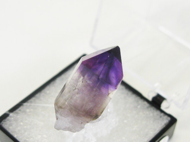 アメジスト - ジンバブエ チブク鉱山 シャンガーン 紫水晶ポイント