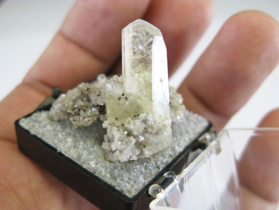 Calcite Crystal Missouri Beautiful Natural Yellow Crystal Etsy