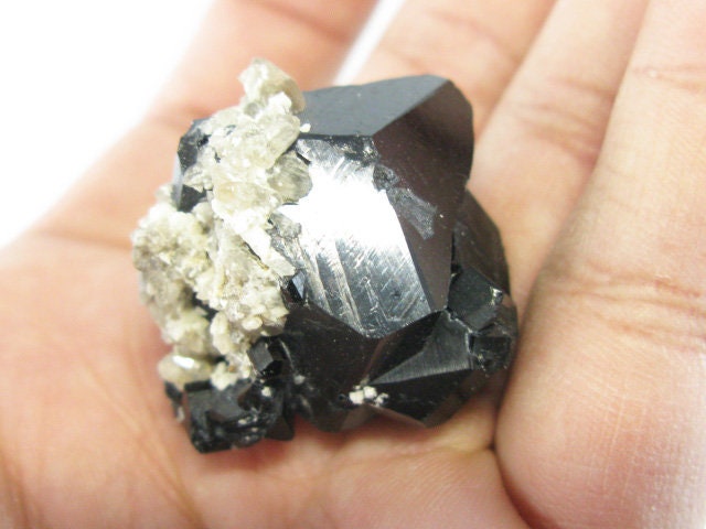 1.2インチ ショール トルマリン - エロンゴ ナミビア - 30g 黒色鉱物