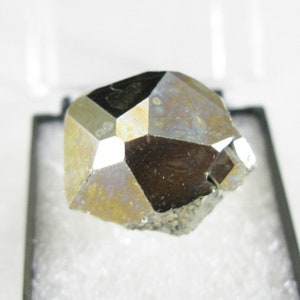 Pyrite - Merelani, Tanzania. Beautiful natural metallic gold color crystal. Thumbnail Rock Mineral Specimen. healing Jewelry wire Q512017