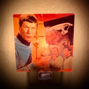 Star Trek Night Light Nerd Christmas Gift Retro Sci Fi Space Home Decor Wall Art Trekkie Spock Live Long Prosper Captain Kirk Sulu Geek