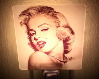 Marilyn Monroe Night Light: Handmade Retro Hollywood Decor