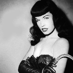 Very Nice Reprint Photo Of Classic Bettie Page Image 5" by 7" 