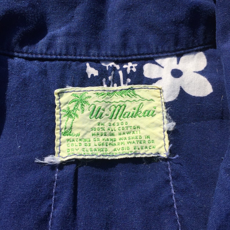 1960s 60s Ui Maikai Blue Floral Button Up Hawaiian Vintage Shirt