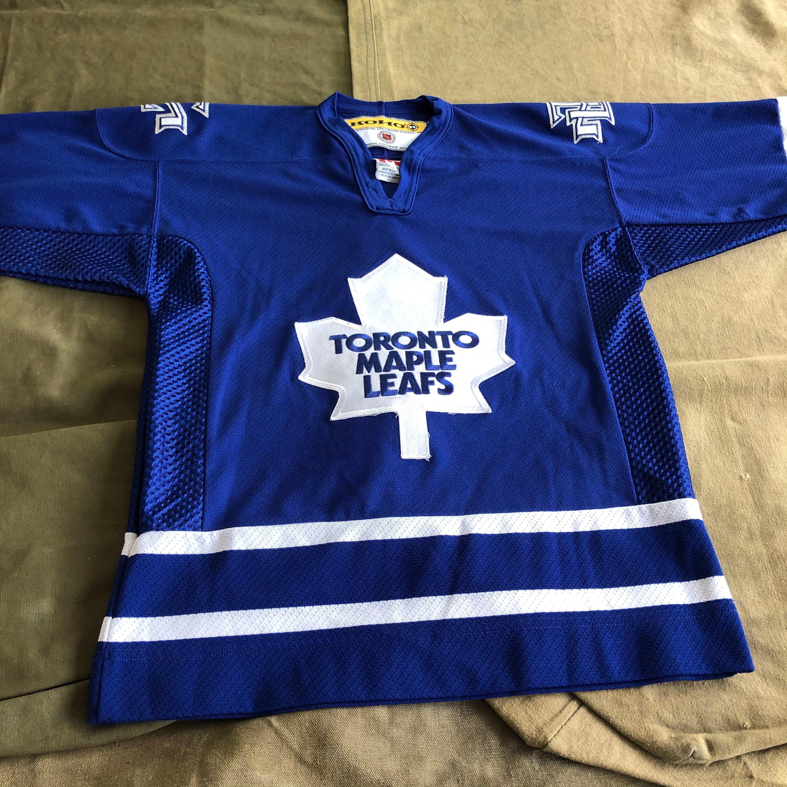 maple leaf jerseys canada