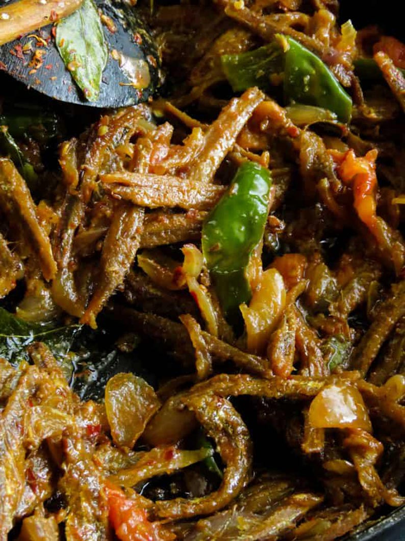 Sri Lankan Dried Sprats Anchovies (Halmasso) 400g | Salty Snack | Fried Fish | Asian Pantry Staple image 4