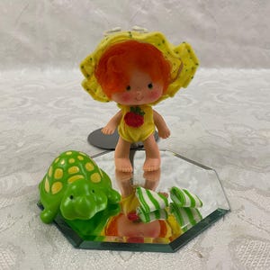 Vintage Apple Dumpling Doll with Tea Time Turtle & 2 Socks Strawberry Shortcake DO391