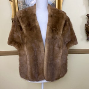 Collared Mink Fur Stole Vintage Auburn Brown Wrap Mid Century Cape or Capelet with 2 Pockets VC312