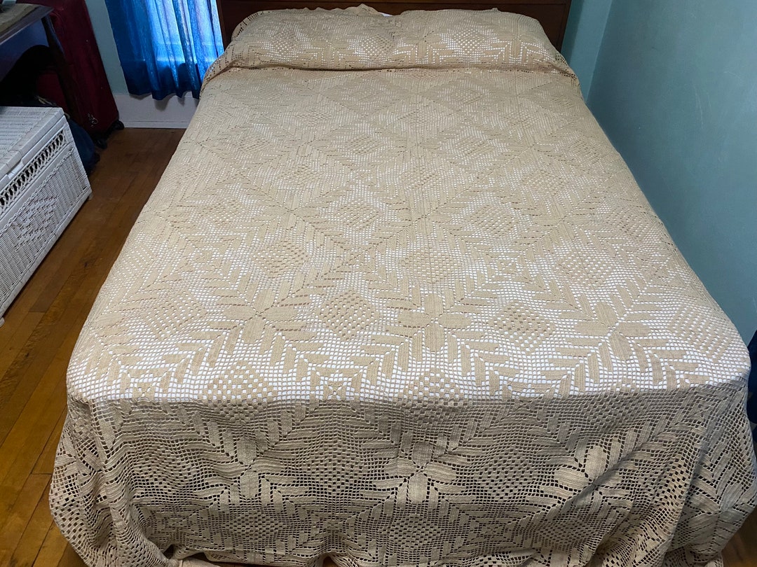 Vintage Handmade Crochet Bedspread King Size Coverlet 100 X 82 Etsy