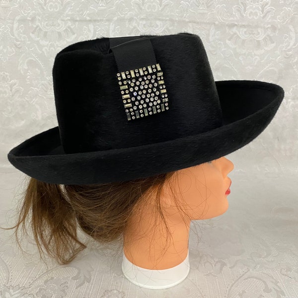 Vintage Leslie James Woman's Black Bucket Hat Faux Fur Rolled Brim Rhinestone Accent H346