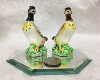 Vintage Porcelain Collectible Salt & Pepper Shaker Set Ducks Geese SP148