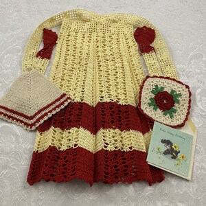 Vintage Hand Crafted Crochet Red & Pale Yellow Apron 2 Hot Pads Gift Card 1957 M211
