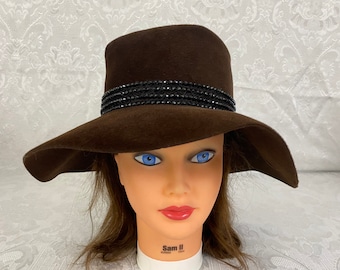 Vintage Mid Century Lord & Taylor Wool Beige Cloche Hat  display picture 1