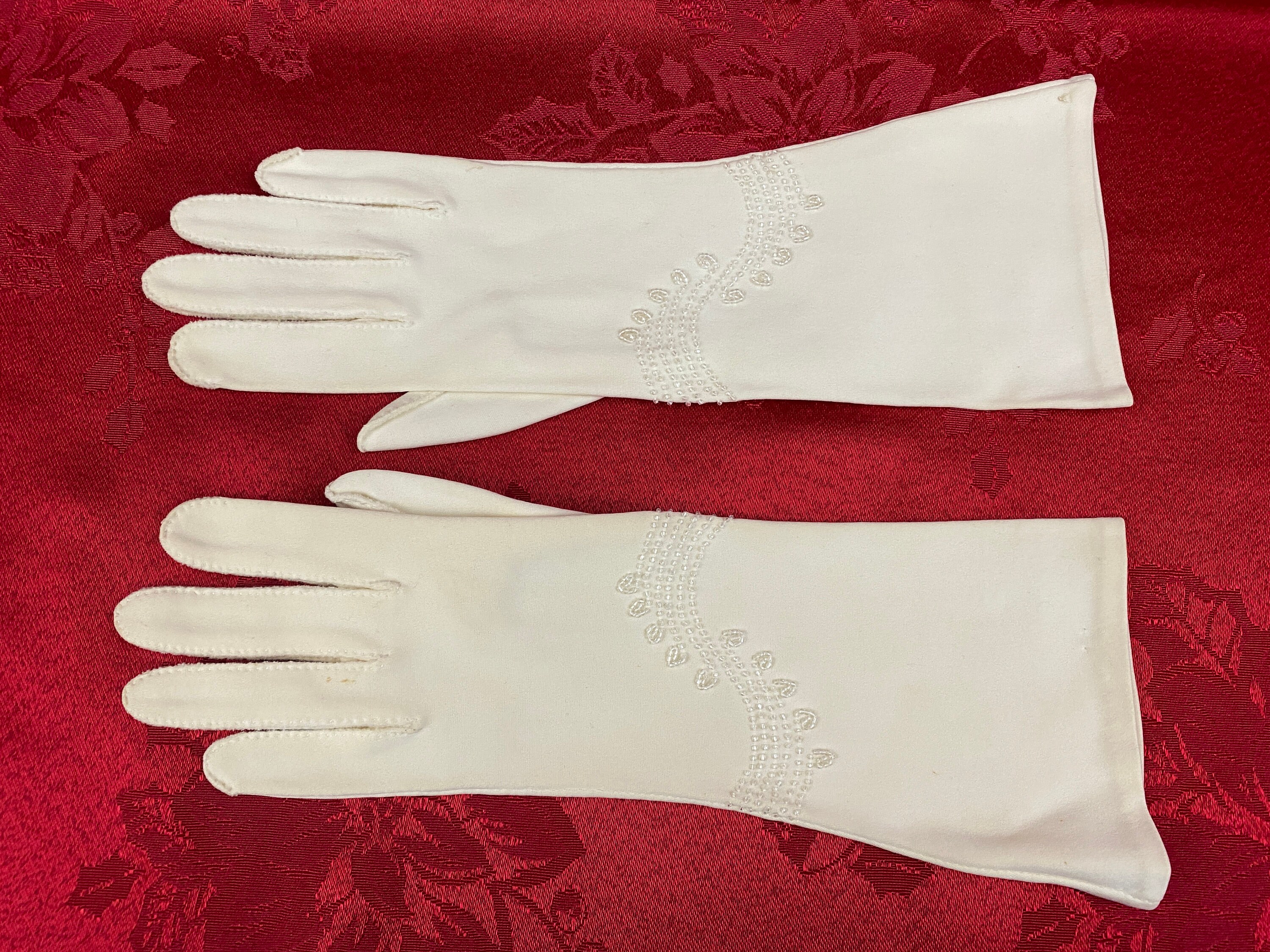 white christmas dresses Ladies White Cotton Gloves – The Costume Store main image 1