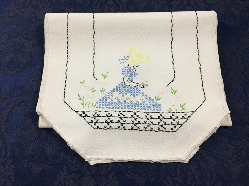 Vintage Linen Table Runner Dresser Scarf Embroidery Crinoline Etsy
