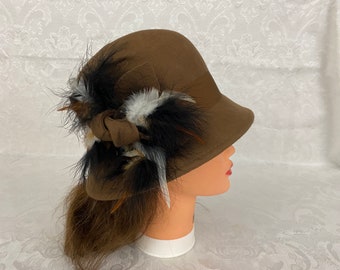 Vintage Woman's Cloche Hat Feather Accents Brown Wool Felt Bucket by Callanan H393
