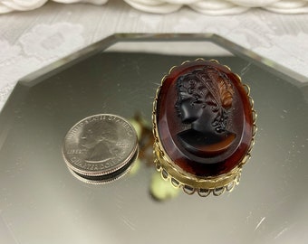 Vintage Costume Jewelry Carved Bakelite Oval Victorian Cameo Brooch Pin Gold Tone 1 5/8" Tall J120