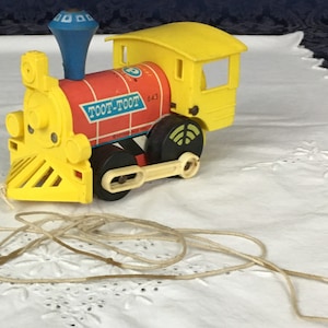 Vintage 1964 Fisher Price Wood Pull Toy Toot Toot Train #643 Made in USA