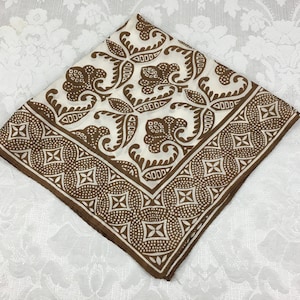 Vintage Women&#39;s Fashion Scarf Silky Cream & Brown Geometric 22 1/2&quot; square S257