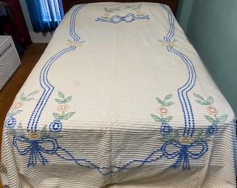 Vintage Chenille Bedspread with Tufted Flowers and Bows King Size 106 x 88 Q205