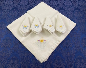 Vintage Hand Crafted Linen Tablecloth Embroidered  Flowers Rope Work 4 Matching Napkins 33 x 32 TC241