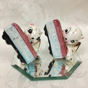Vintage Collectible Porcelain Salt & Pepper Shakers Set Chipmunks Holding Train Car Trolly SP157