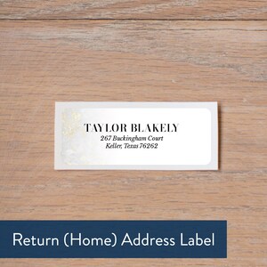 K&ouml;nnte beinhalten: Wei&szlig;es R&uuml;cksendeetikett mit goldenem Marmormuster. Der Text lautet "TAYLOR BLAKELY, 267 Buckingham Court, Keller, Texas 76262".
