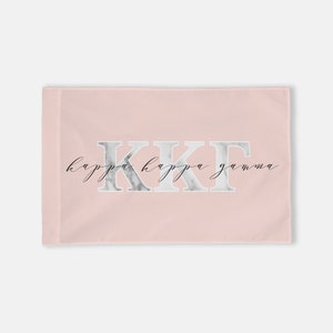 Kappa Kappa Gamma Bandera de letras griegas horizontales / Rubor y mármol / Bandera horizontal / Colgante de pared / Bandera de hermandad / Bandera KKG / Bandera griega /